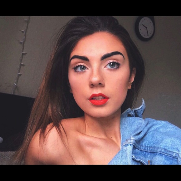 Meet your Posher, Kaisa - Picture 1 of 1